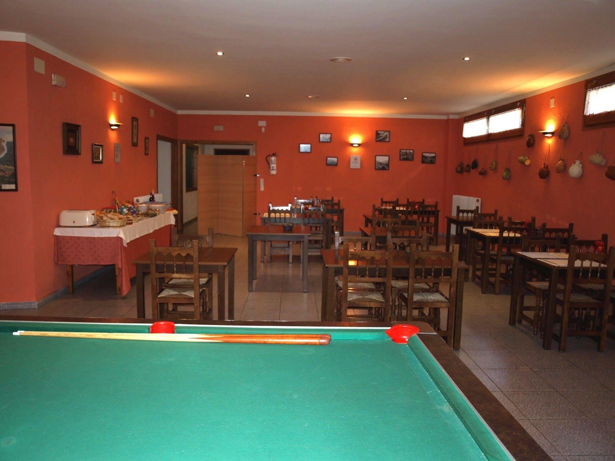 Hotel La Farga Риполь Экстерьер фото