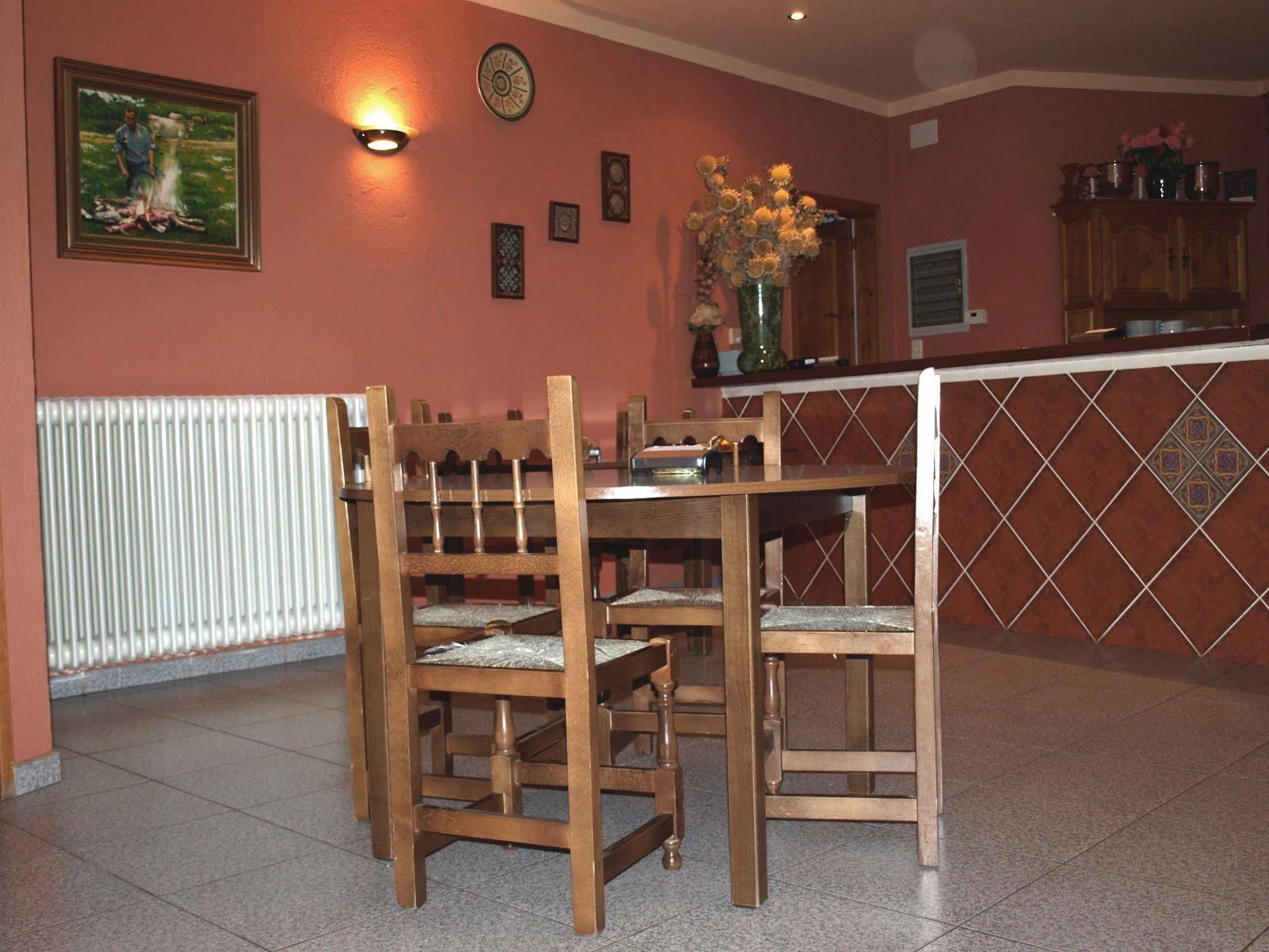 Hotel La Farga Риполь Экстерьер фото